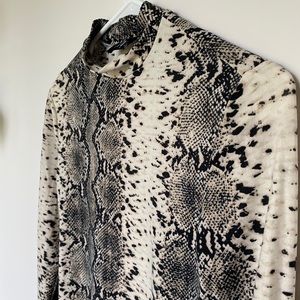 Snakeskin print Bodysuit